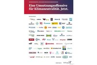 Eine Dokumentation mit dem Titel „Eine Umsetzungsoffensive für Klimaneutralität. Jetzt.“ zeigt Logos von 69 Unternehmen, die einen Appell zur Förderung von Klimaneutralität unterstützen. Die Initiative wird von der Stiftung „I²“ initiiert.