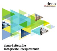 Ein grafisches Design in Form von bunten, überlappenden Dreiecken stellt Themen der integrierten Energiewende dar. Im Hintergrund sind Bilder von Straßen, Windkraftanlagen, Industrieanlagen und modernen Gebäuden zu sehen. Oben steht „dena-Leitstudie Integrierte Energiewende“.