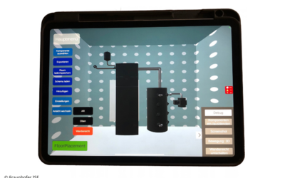 Ein Tablet-Bildschirm zeigt eine grafische Benutzeroberfläche mit einem 3D-Modell in einem Raum. Es sind Schaltflächen für verschiedene Funktionen, darunter Menüs und Einstellungen, sichtbar. Das Design ist technisch und schematisch, mit wabenförmigen Mustern im Hintergrund.