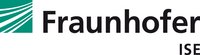 Logo des Fraunhofer Instituts für Solare Energiesysteme (ISE). Es zeigt ein grafisches Element in Grün und den Schriftzug „Fraunhofer ISE“ in schwarzer Schrift. Das Institut ist für seine Forschung im Bereich erneuerbare Energien bekannt.