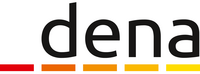 Das Bild zeigt das Logo von DENA, der Deutschen Energie-Agentur. Es besteht aus dem Schriftzug „dena“, wobei die Buchstaben in verschiedenen Farben gestaltet sind: Rot, Orange, Gelb, Orange und Gelb. Das Design ist modern und betont die Themen Energie und Nachhaltigkeit.