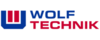 Logo von Wolf Technik: Der Schriftzug "WOLF TECHNIK" in blauer und roter Schrift, begleitet von einem graphischen Symbol in blauer Farbe. Das Design vermittelt einen modernen und professionellen Eindruck.