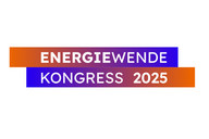 Grafik mit dem Text „Energiewende Kongress 2025“. Der Schriftzug ist farbig gestaltet, mit einem dynamischen Design, das auf die Bedeutung des Themas hinweist.